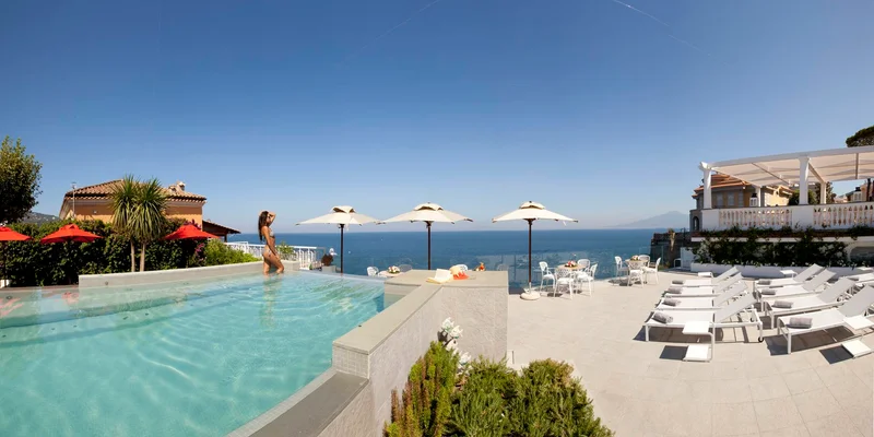 Hotel Corallo Sorrento Piscina 016